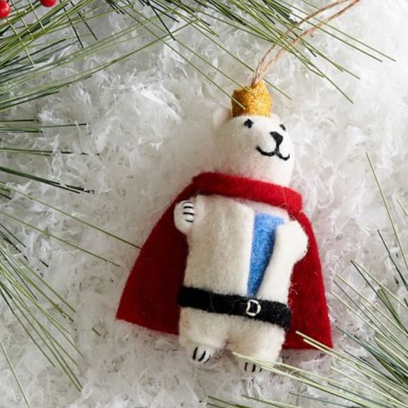 ❤️POTTERY BARN❤️St.Jude King Polar Bear Ornament - Picture 2 of 3